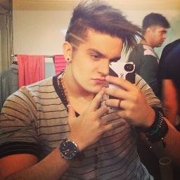 O mundo pode até ter mil maravilhas mas eu ainda prefiro você Luan! S2
Criado:30/07/11  Seguido por @CeAleksandro @ceaoficial @MarretaDenise OFICIALIZADO