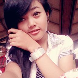 My name is Della  # My birthday april| 12-04-1997:* | ♥lodod |my beloved LutfyAdSetiawan | NgeDJ is my life | *˘⌣˘)ε˘`) |