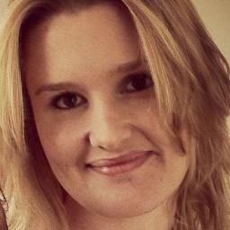 a digitally obssessed mommy/wife/writer/editor/etc :p