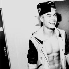 justin's a mess sometimes but that doesnt stop me from loving him just yet. justin followed 8.18.11
http://t.co/GwinDIpB3C