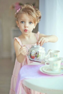 ° Camilla ° Little veela girl ° Almost 7 years old ° Came from a rich family ° Lost parents ° So far im a Multivers RolePlayer °
