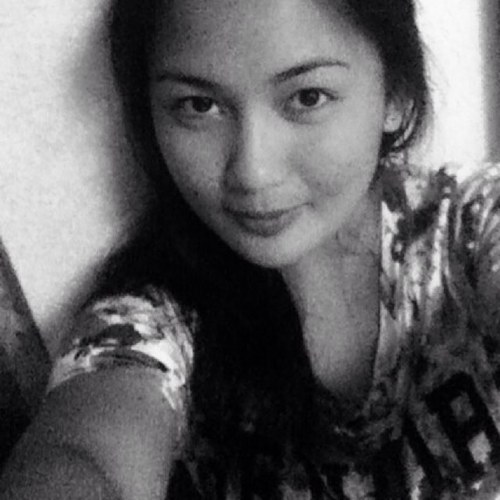 nyahaveenahere's profile picture. I am definitely pulling back the happy and sunny ME =)