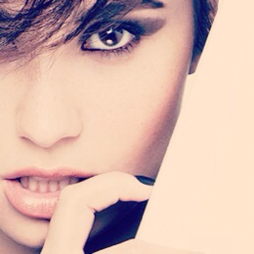 Love?No,I Prefer Vodka.¿Mis idolos? Bieber,Gomez & Lovato (L) please follow me I follow back !! :)