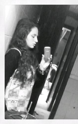 Hey i love chating and meeting new Friends,follow me and i will follow u back ,and idont know what to say eles