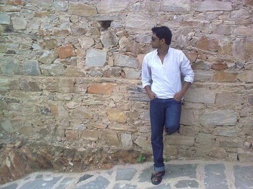 prasoon02's profile picture. Me about me seriously I don't know ....;)