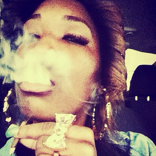 sup twitta im Yanii known as your new favorite female RAPPER ;-) i also sing dance etc. im fun af nd a real koo person follow me nd ill follow back gracias*