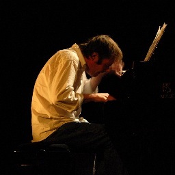 AmizetJazz's profile picture. Je suis un musicien de Jazz, en trio avec Philippe Combelle et Richard Apté.