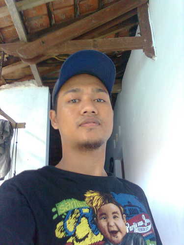 zlemek's profile picture. 