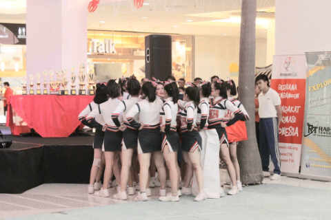 We are cheerleaders from SMAN10Bdg! and we love our coach @lucyanaditta★ Stencer go! Stencer fight! Stencer win! Go Fight Win!
ig;stencer10