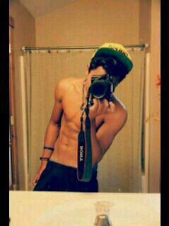 Volg = FollowBack LaLaBoYs