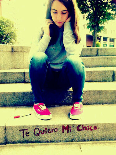 Eres lo mejor que tengo, lo mejor que tuve, lo mejor que tendré en esta vida, un amor que sube, llega hasta las nubes y allí vuela. Mi afición? TUS BESOS. ♥
