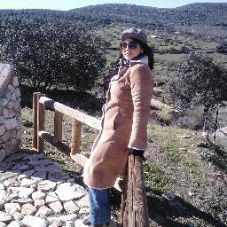Experiencia de 25 años trabajando como administrativa en la Administración. Diversidad de cursos de formación. Afable y formada.