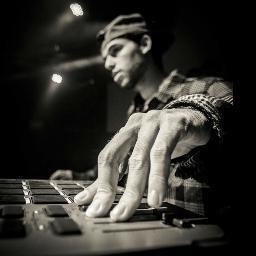Produtor/Beatmaker papatinho22@gmail.com / http://t.co/YWdzqQda