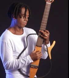 Kuque Malino, compositor e músico. Autor de várias músicas de sucesso como: Aldeia, Inovação, Lua Minha, Hino Malino dentre outras.