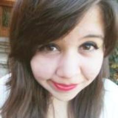 Bueno pues no soy una chava que se cree lo que no es solo soy YO .! Y no me jusgues antes de conocerme mejor solo conoceme .