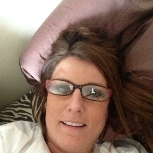 shoechic42025's profile picture. 