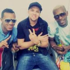Sou batalhador e o funk é o meu sustento com fé em Deus acreditei no meu talento e mergulhei no movimento. SOU BRASILEIRO! Fã clube dedicado ao @oshawaianos2000