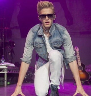 Made a new account so i can speak only of @CodySimpson  From Scotland and met Cody in Glasgow 19/2/13 follow me and i will follow you back :)