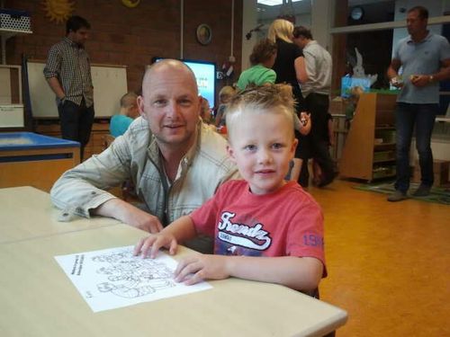 Vader/Echtgenoot/Docent economie en bedrijfseconomie/ADO/Scout ADO Den Haag/Simple Minds/Wilhelmus 35-1