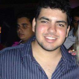 Beberrão, apreciador de mulheres, ex-atleta, Dono de uma barriga valiosa e invejada. Conhecido pela experiência, e por ser o General da turma.
