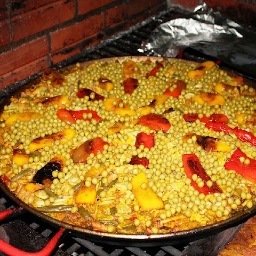 Constancera y Santiaguera de corazón! Madre de dos princesitas; Maria José y Monserrat! Con un gran amor por la buena cocina y el show bussines!