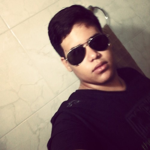 Sou muito mais que essas letras, frases e fotos que falam sobre mim. Sou as minhas atitudes, os meu sonhos
http://t.co/LHeU1eQt9N
http://t.co/jJc3J87lJl…
