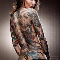 Buscamos la belleza, una mezcla entre el bello cuerpo de la mujer y el arte del tatuaje ♥ El cuerpo es un lienzo viviente donde pintar una obra de arte.