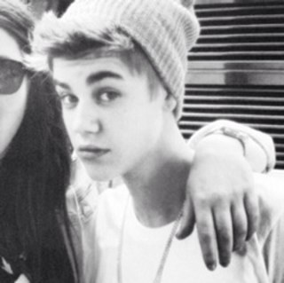 holley & aly ! ♡ @justinbieber means so much to us! we hope to be able to say one day we met him together! ♡ 12.01.12 was the best day to both of us.♡