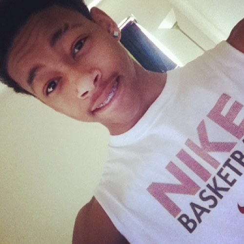 Follow me i follow back 
#ballislife 
#sneaksbeforefreaks 
Follow my instagram @montiquepeoples_