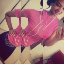Follow me  ♥  
Im a chill person  & fun to talk to (: 
Follow a thug ✌ , i do it for the ratchets .. #L.O.V.E ♥