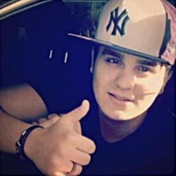 Brilhou o sol refletiu no mar O vento trouxe você de algum lugar De onde eu n sei n sei explicar Só sei q eu só sei t amar Te amar @LuanSantana |Vice: @SempreLR