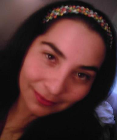Green Sorceress/ Geek/ Domestic Goddess and Traveller with inexhaustible creativity, a few Pets & a big kitchen. Always ready to change and try new things!