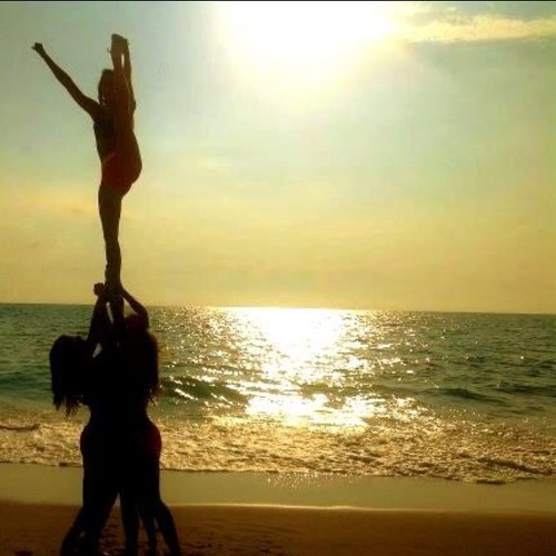itsacheernation's profile picture. 