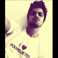 So uma fã do rodrigo simas louca por ele mais que tudo nessa vida , @simasrodrigo
