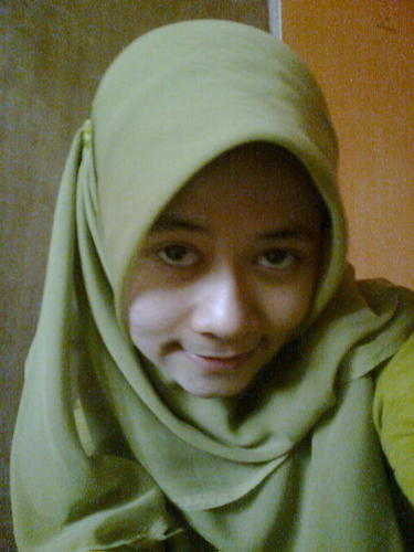 herny_imocha's profile picture. Senyuman merupakan hal kecil yg dapat membuat hidup ini lebih mudah.. :)