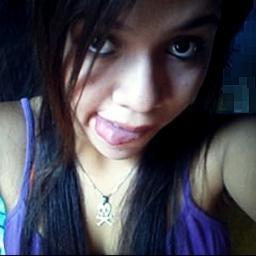 queria ser bonita , mas bonita não posso ser por que não tenho beleza e pareço um E.T :$ rs '