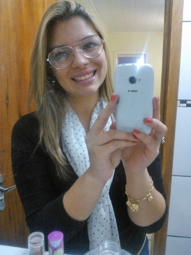 Nada tenho a ver com não gostar de mim. Me aceito impura, me gosto com pecados, e há muito me perdoei. (Martha Medeiros)