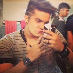 É a paixão mais pura que arrebenta meu ser e os sentimentos mais profundos que me fazem amar você.@luansantana TE VIVO 3