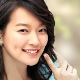 putrirosma1's profile picture. 