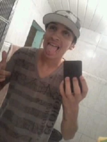 Eu sou surdo .. Eu muito gosto ATRIZ E ATOR .. =D