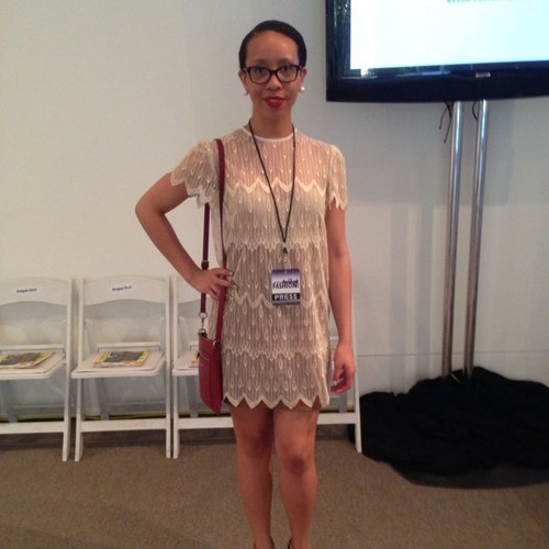 theniatron's profile picture. 