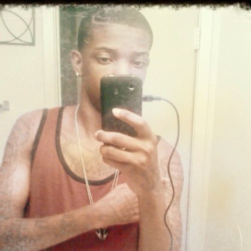 New To Twitter (Love Shoutouts) , #TeamFollowBack 
#Tatted 
#Stoner 
#PrettyBoy
