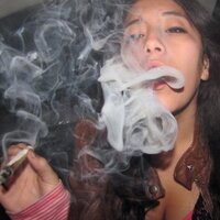 Stoner Chick(@iStonerChick) 's Twitter Profile Photo