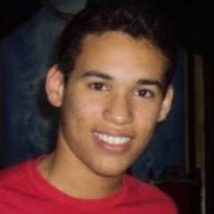 Estudante de Ciências Contábeis, amo a música e sou
violonista.