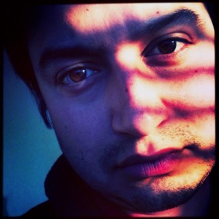 redblueyellow's profile picture. Instagram @dfavoritecolor