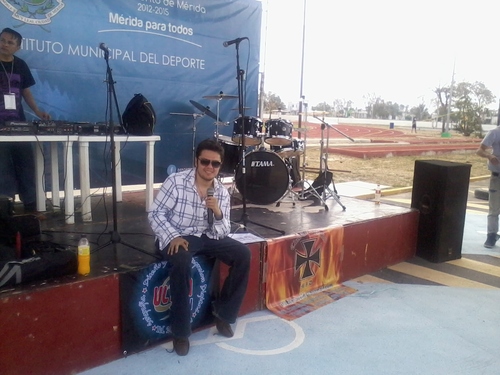 presidente fundador @inspira_a_c ,panista por conviccion, cantante.