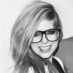 The official Avril Lavigne in Habblet  ♡
                            Aut:0934~VEVOHB in: 27/02/11
Habblet:AvrilLavigneAtVEVO           Azi:AvrilLavigne