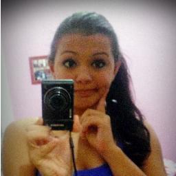 Alegre,gosta de ser amiga de todo mundo,abeçoada por DEUS e
 Feliz!!!!!!!!!!