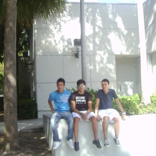 18y
Miami✌