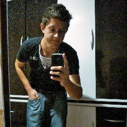 Somos o que fazemos para mudar o que fomos.
